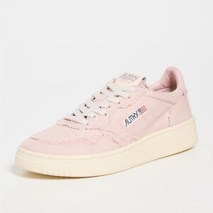 Autry Medalist Low Sneakers Size 8